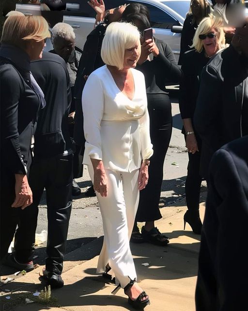 My Sassy Stepmom and Her 4 Adult Kids Wore All White to My Dad’s Funeral – Everyone Gasped When She Took Out a Letter