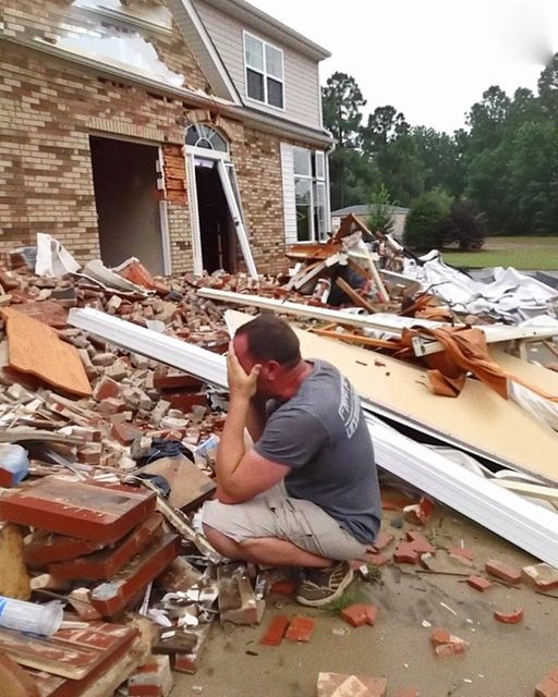 Son Who Didn’t Visit His Mother for Years Comes and Sees Her House Destroyed – Story of the Day