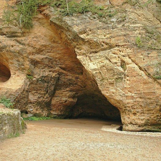 For 25 years, a man has been living alone in a cave with his dog. Take a look inside the cave now. Check top comment below